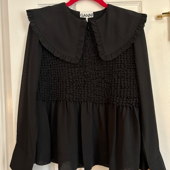 GANNI sz 34 Ruffle Collar Smocked Chiffon Blouse Black - Picture 2 of 7